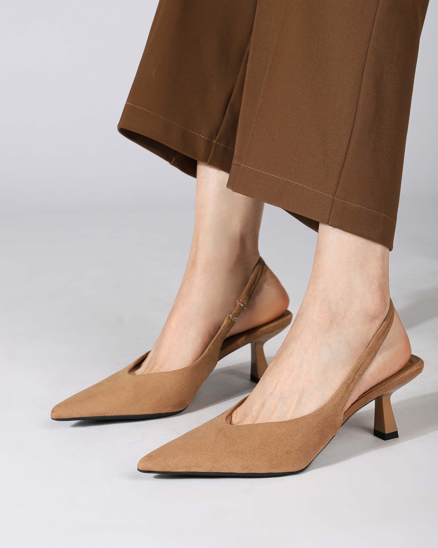 Color: Brown