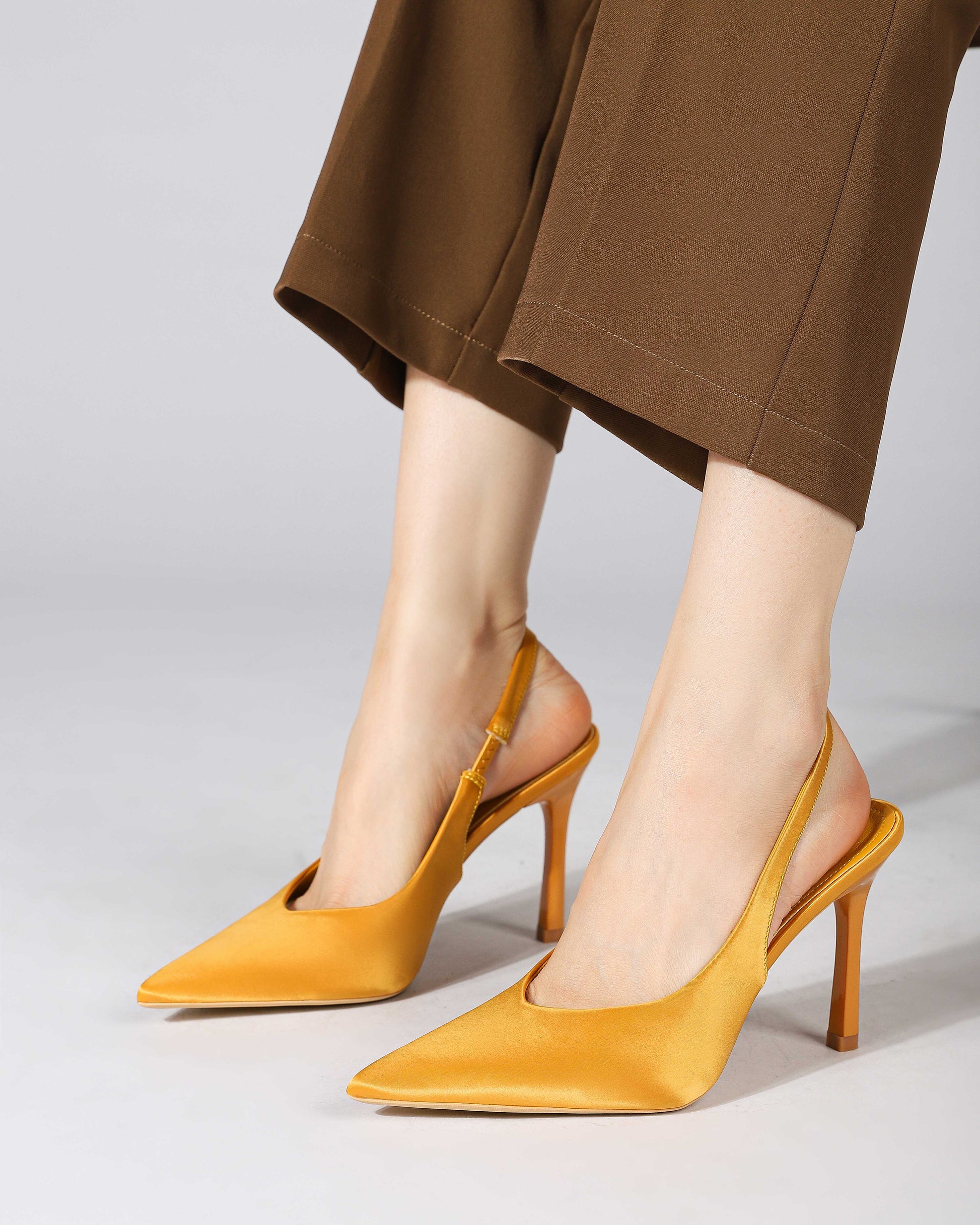 Color: Yellow