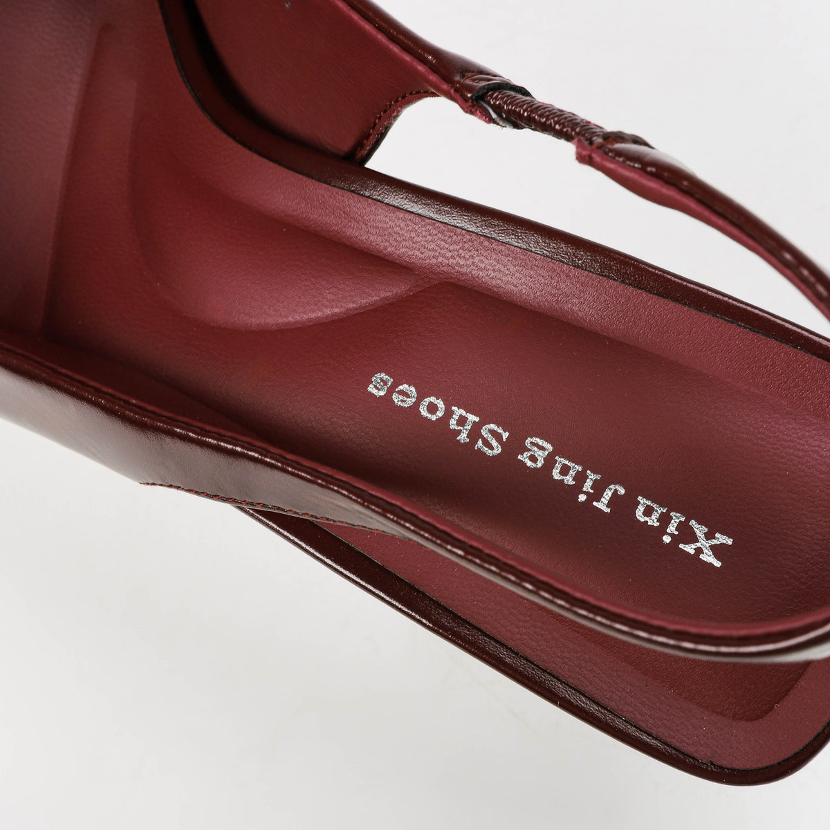 Wine Red slingback pumps toe detail