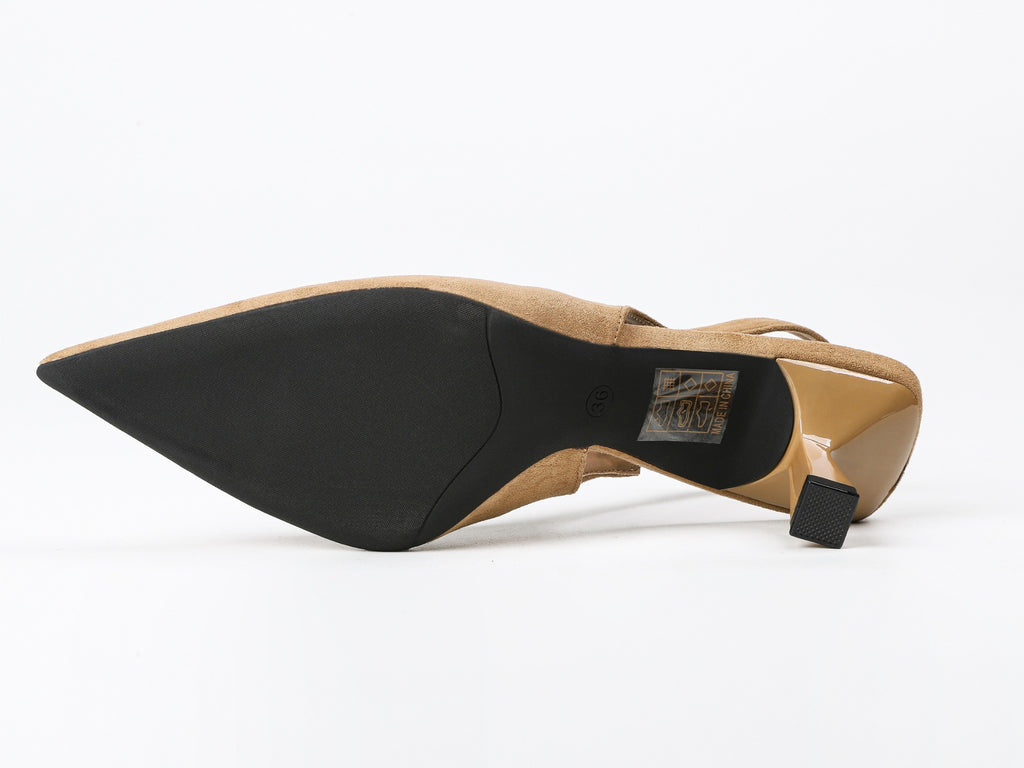 Brown 623-12 studio photo 6: sole detail