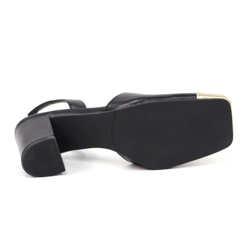 Black 817-1 studio photo 6