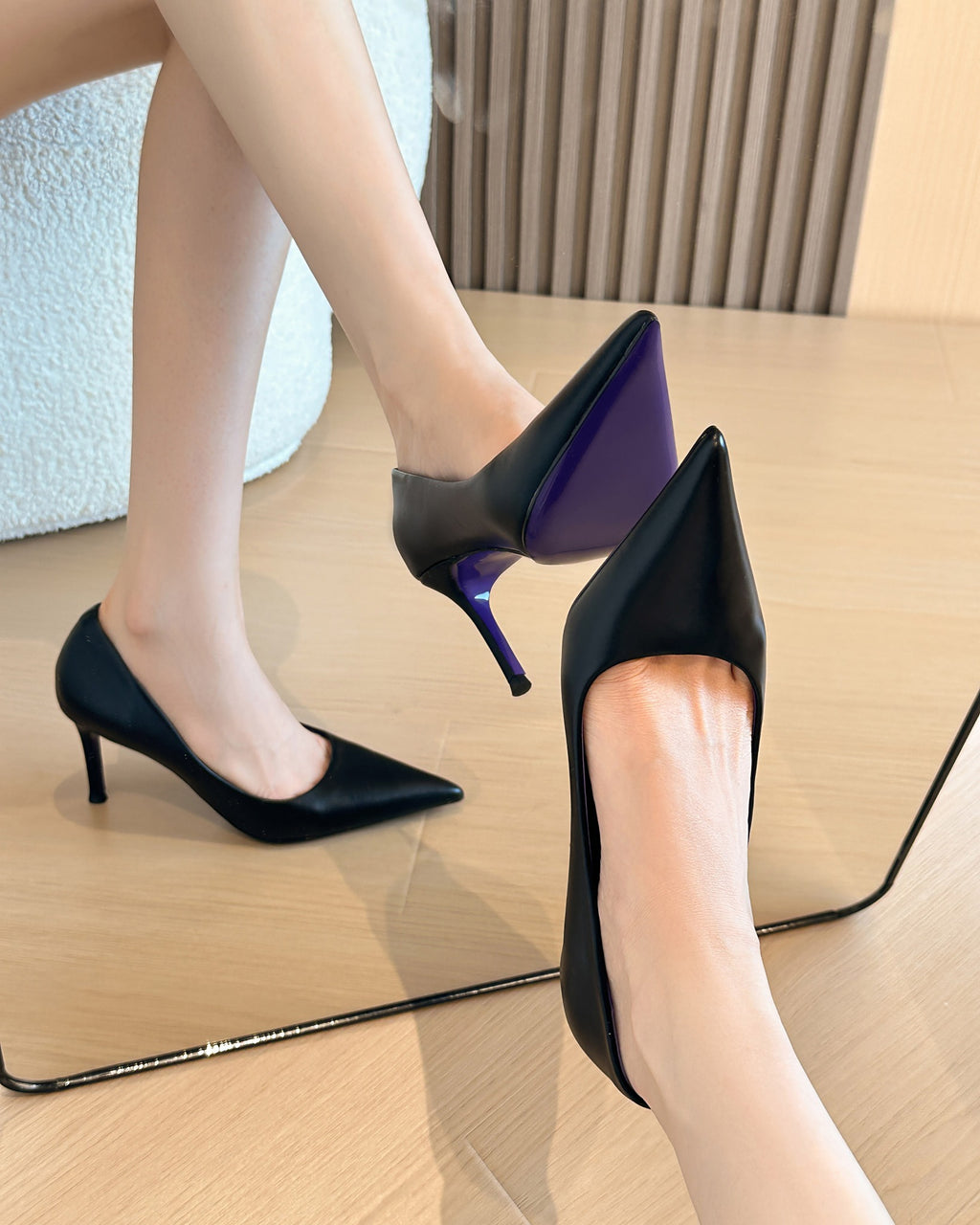 ELVESSIA 902-2 Black pumps on foot