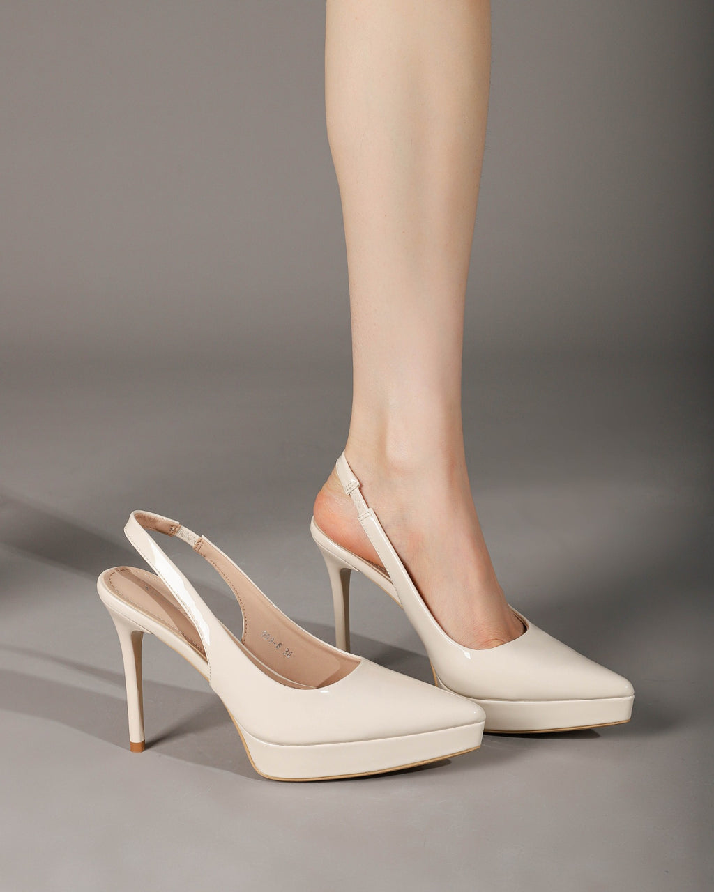 Off-white platform slingback pumps on foot