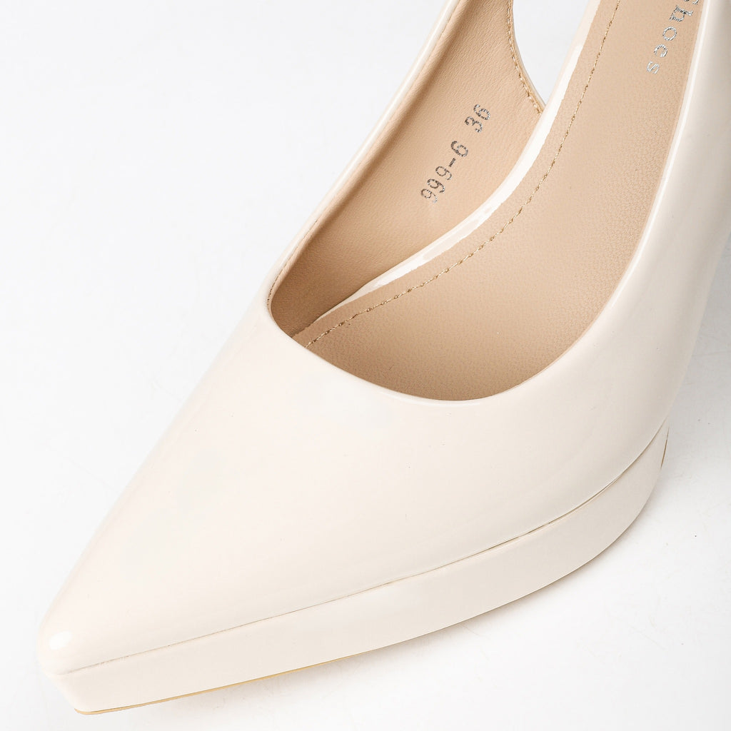 Off-white slingback pumps toe detail